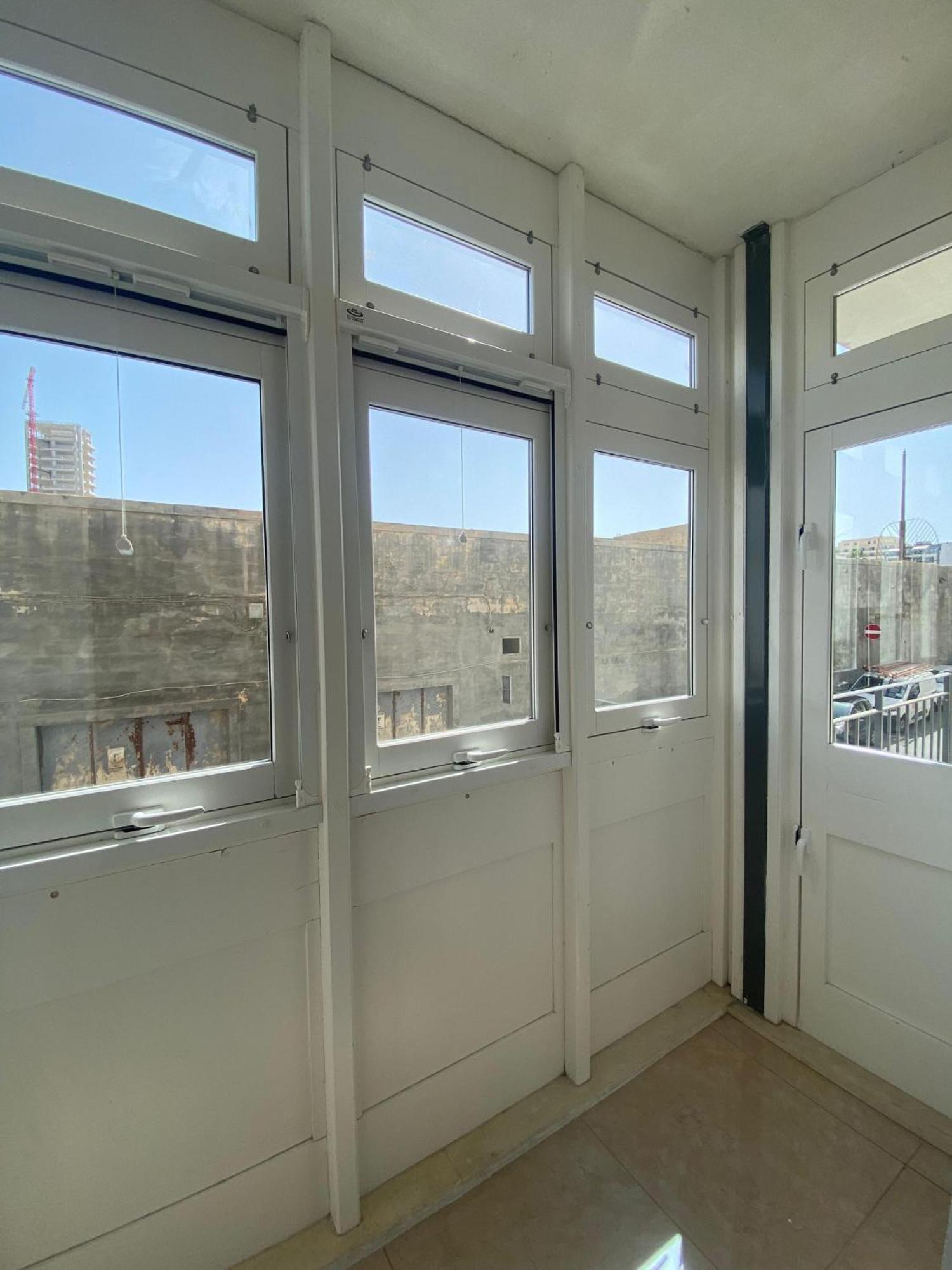 Cozy 2 Bedroom Apartment Near Seafront Gzira Exteriör bild