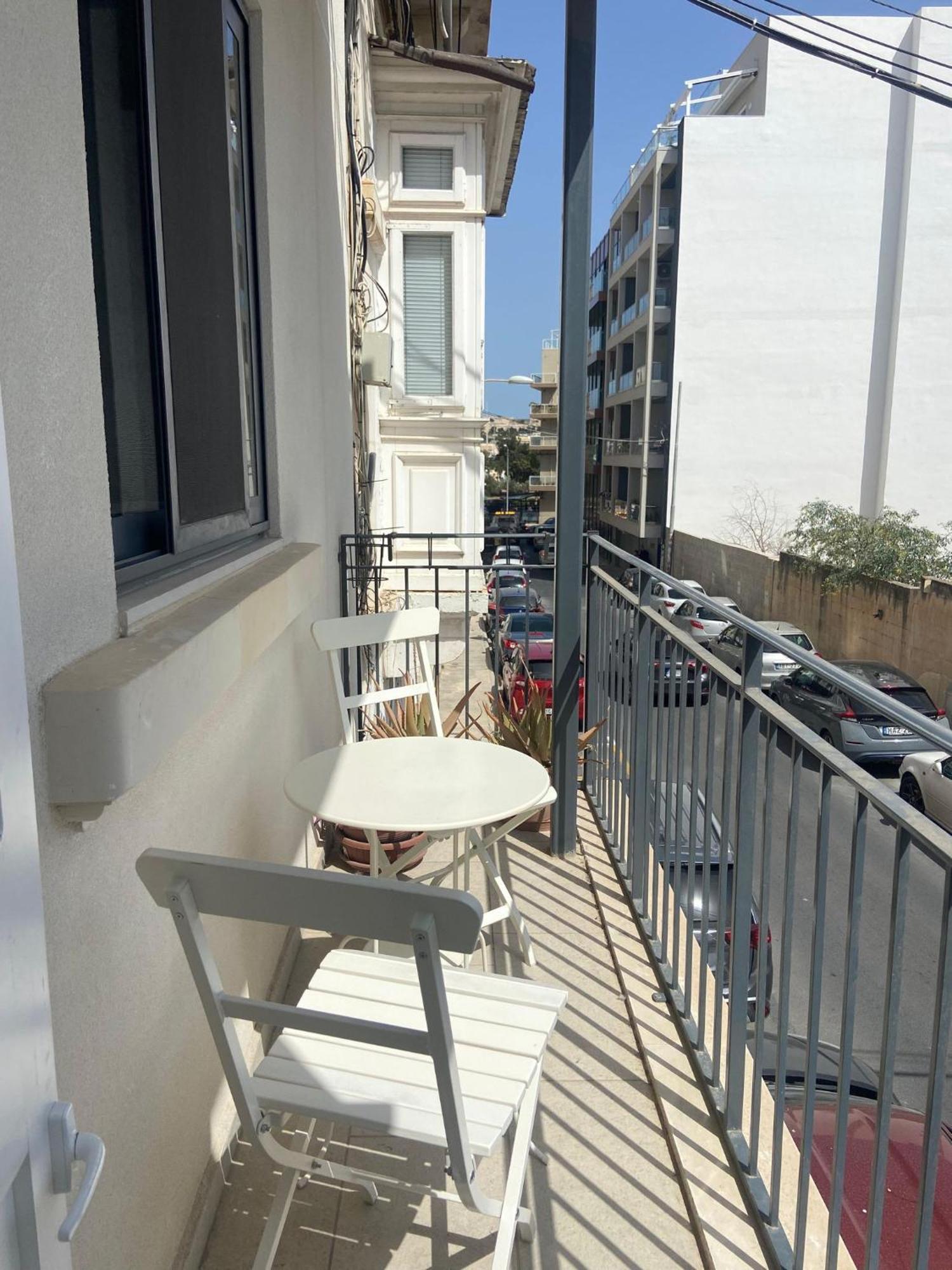 Cozy 2 Bedroom Apartment Near Seafront Gzira Exteriör bild